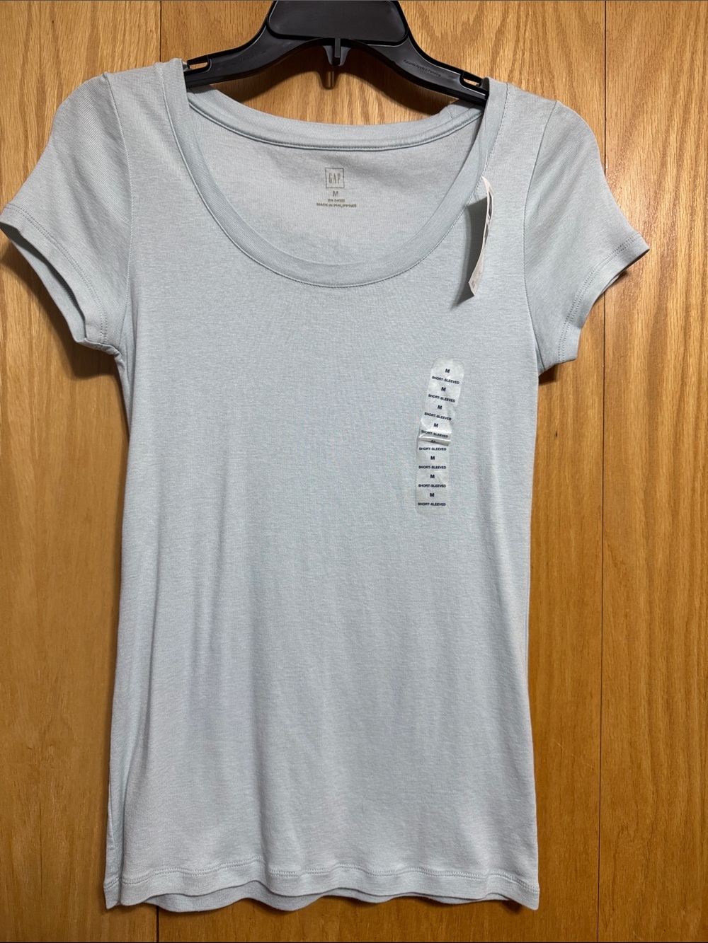 GAP Scoop Neck Short Sleeve Tee in Pale Blue